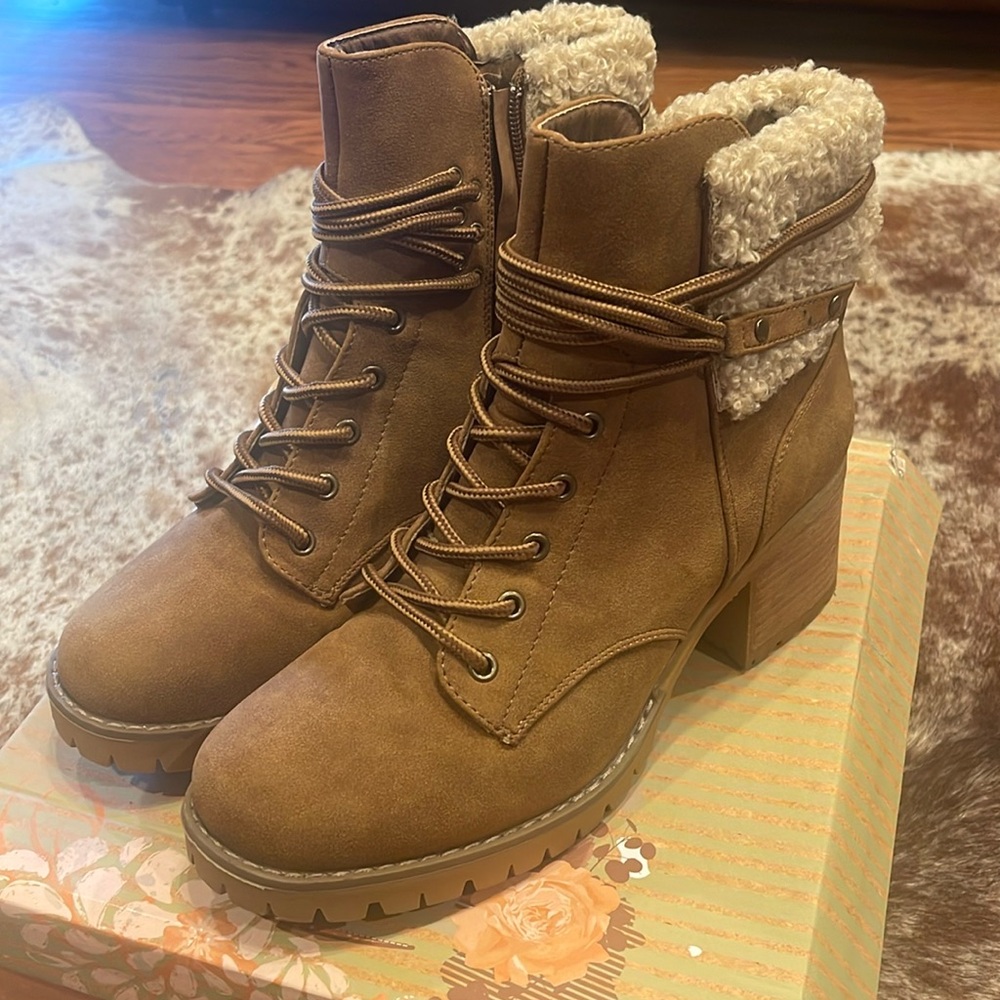 Euc. Booties. - image 1